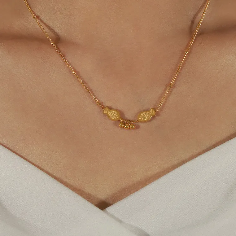 18K gold exquisite fashion fish shape design light luxury style necklace