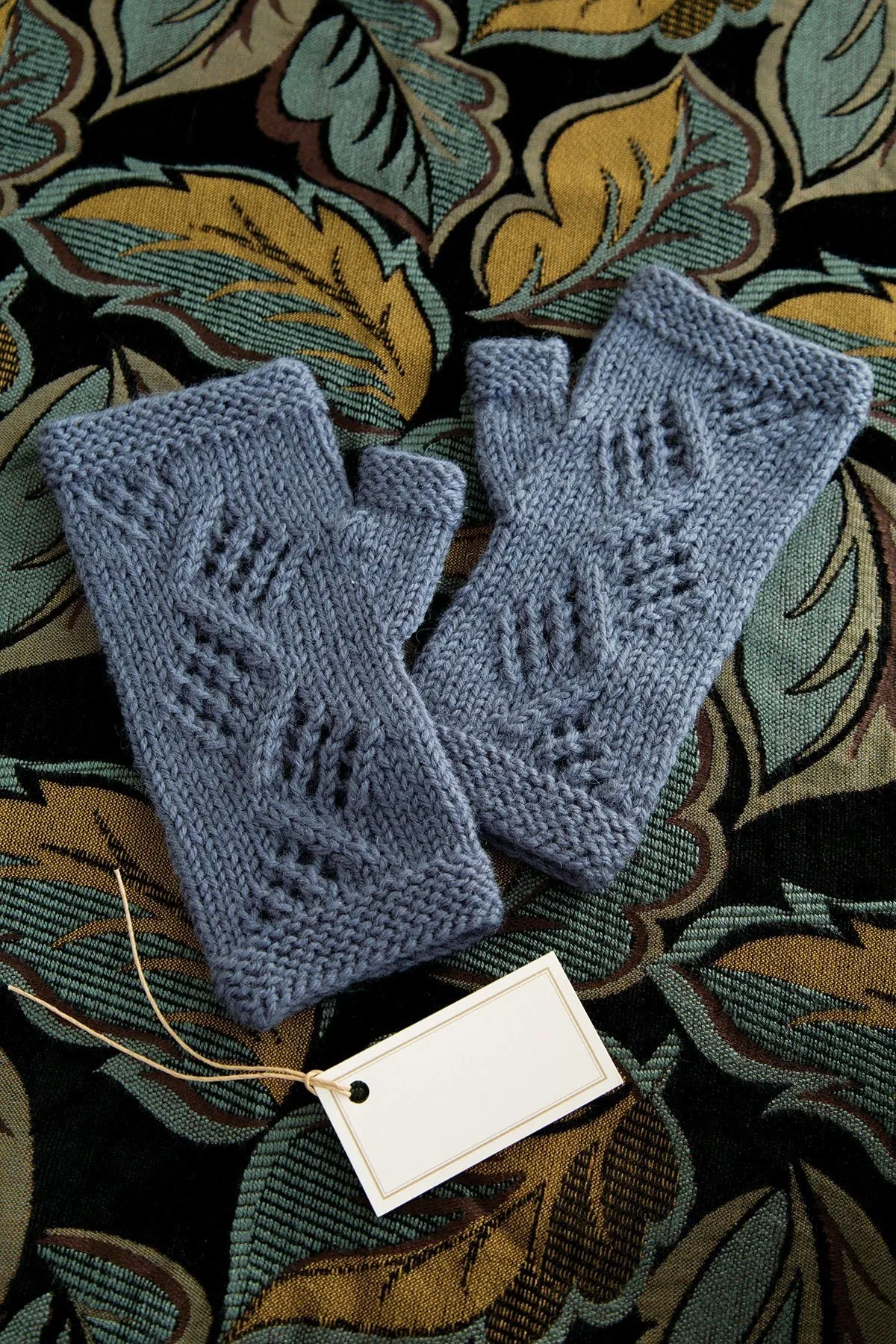 50 Knitted Gifts for Year-Round Giving: Designs for Every Season and Occasion Featuring Universal Yarn Deluxe Worsted