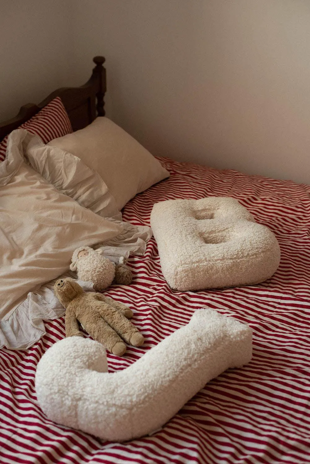 Boucle Letter Cushion O | Teddy Letter Cushion