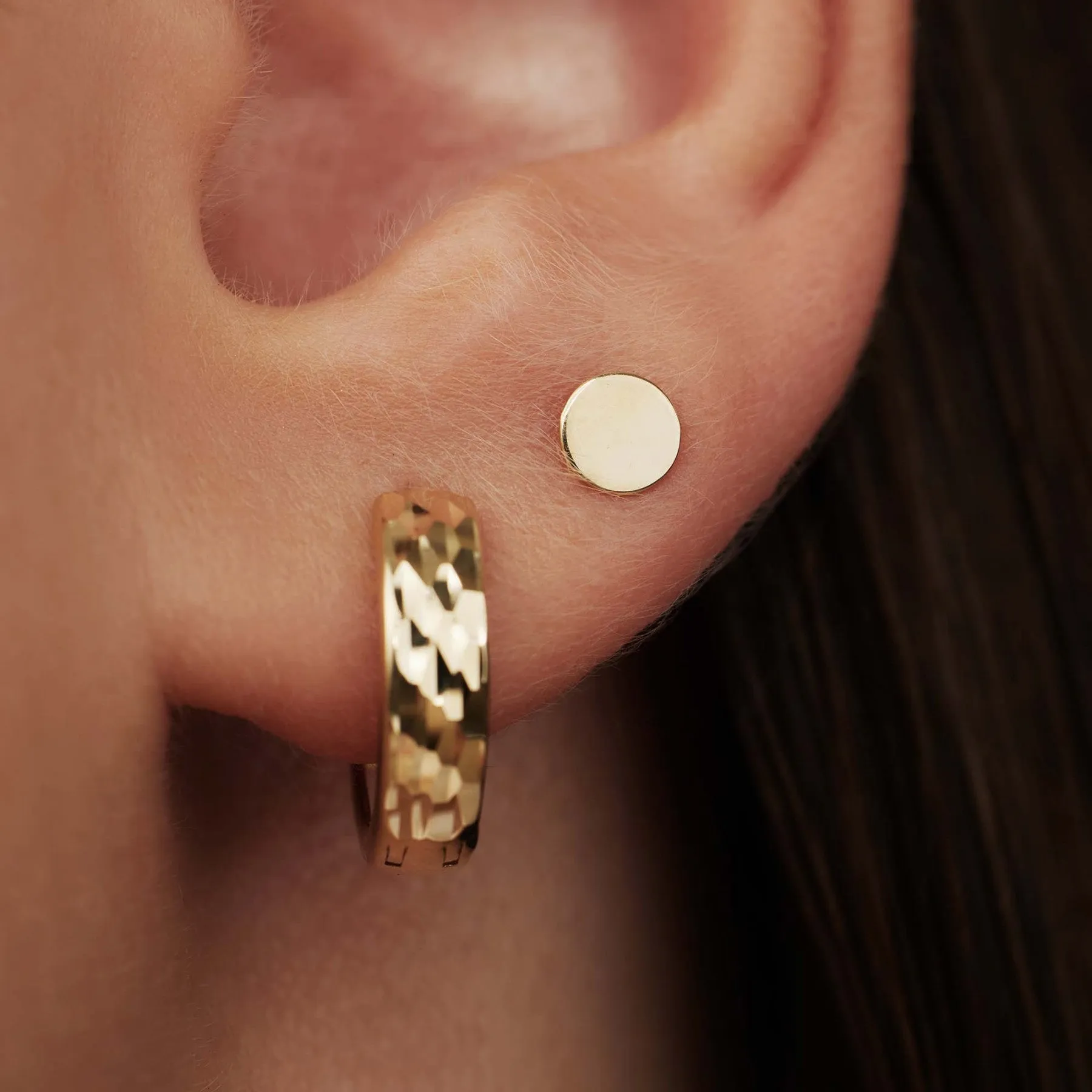 Cadeau d'Isabel 14 karat gold earrings set