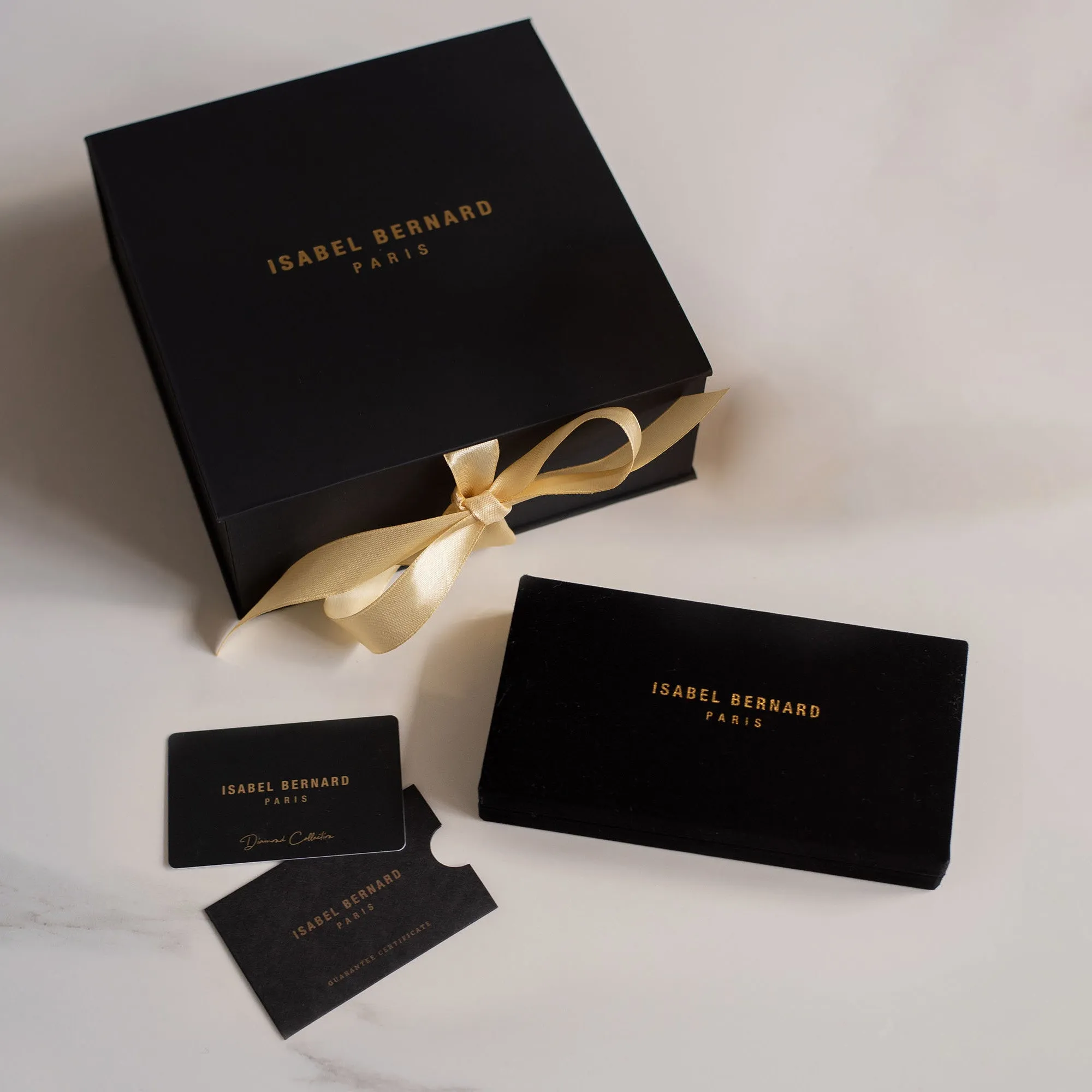 Cadeau d'Isabel 14 karat white gold necklace and ear studs gift set with diamond 0.30 carat