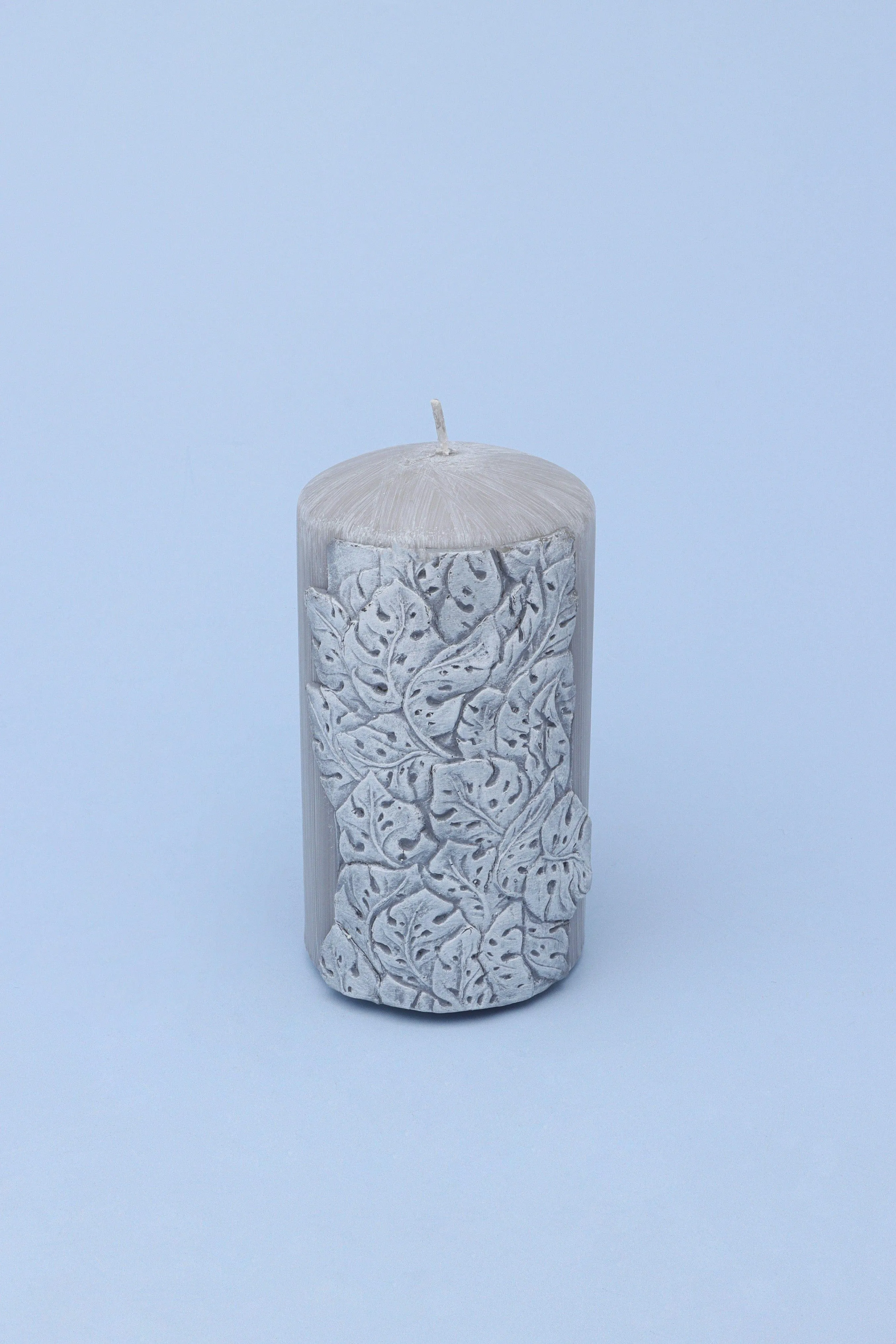 Juliet Leaves Light Grey 3D Pillar Candle