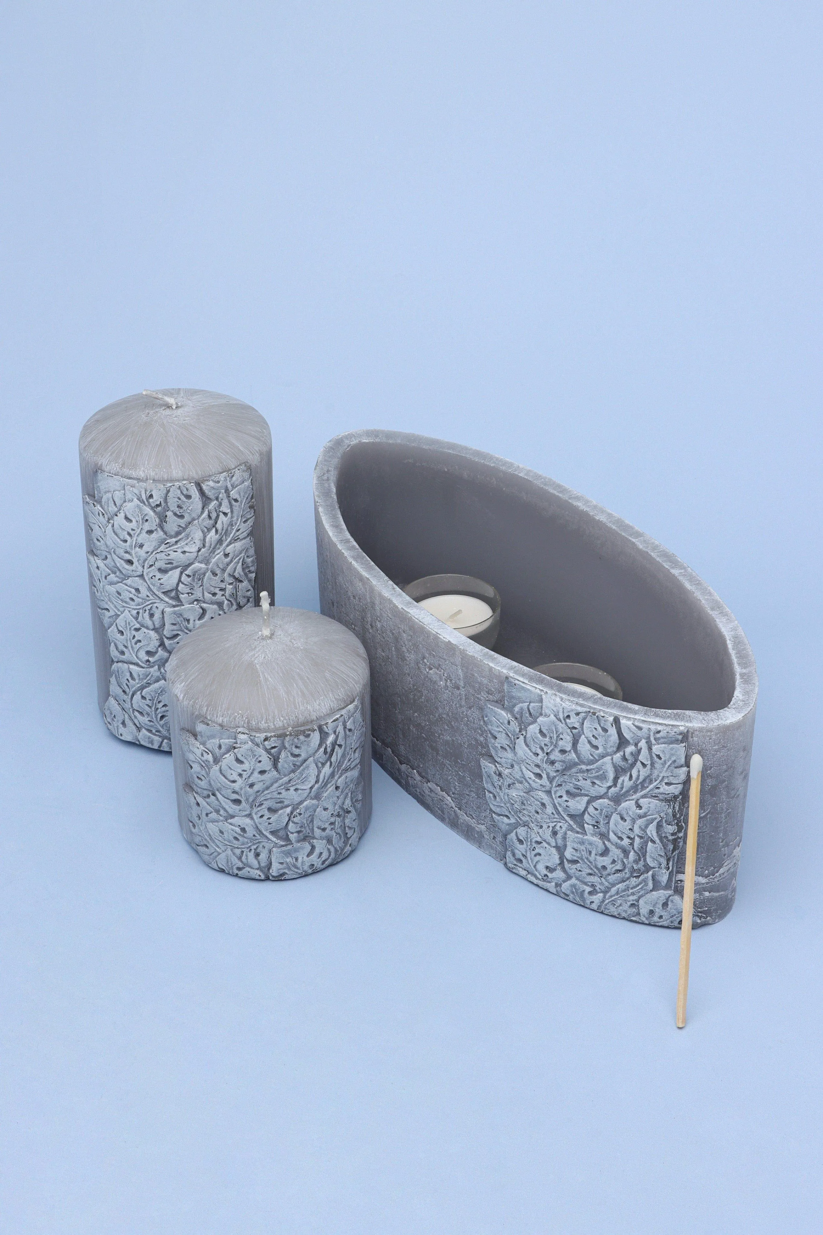 Juliet Leaves Light Grey 3D Pillar Candle
