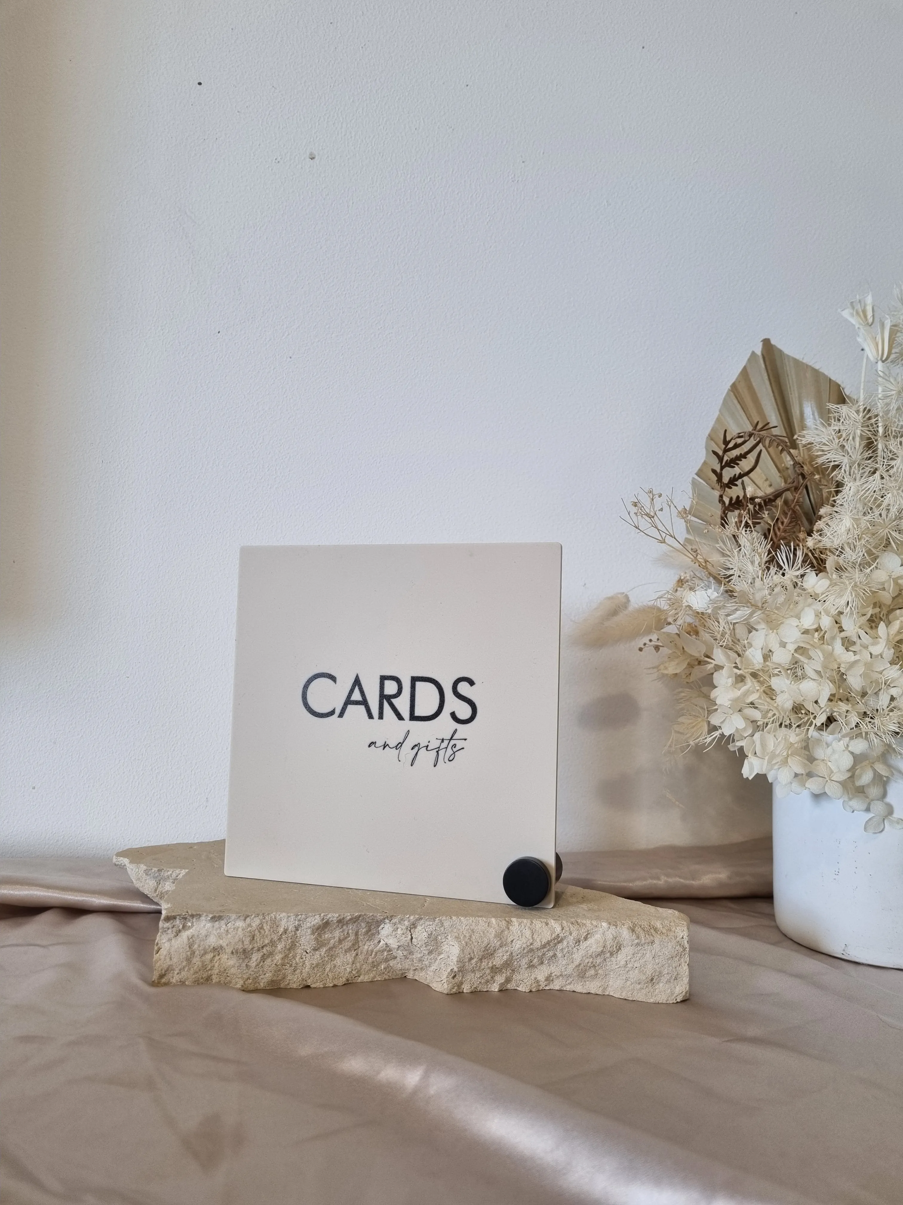 TABLE SIGNS - CARDS   GIFTS - MINIMAL